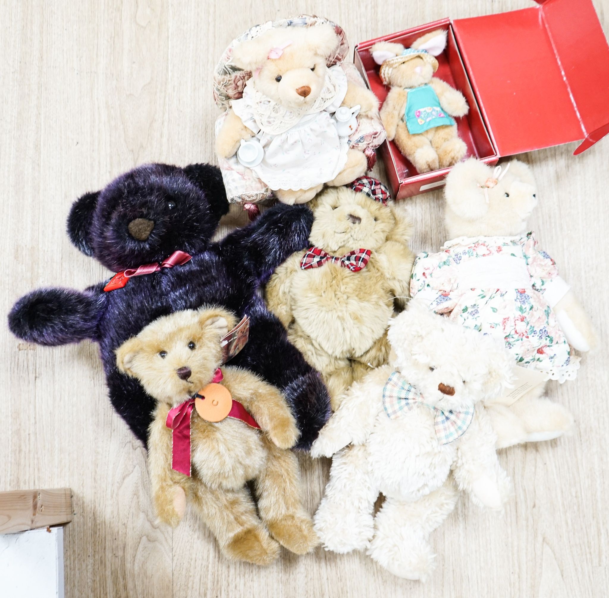 Four Bialosky bears and Metro bears